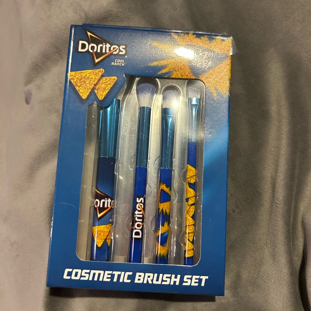 Doritos Cool Ranch Blue Cosmetic Brush Set - 4 Piece Makeup Brushes